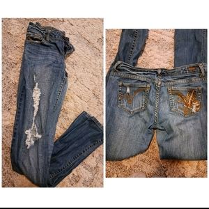 Jeans with holes